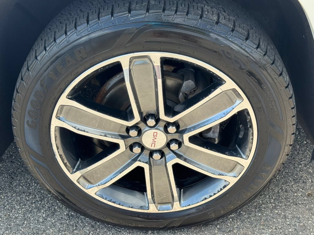 Used 2017 GMC Acadia Denali w/ Technology Package AWD/4WD image 12