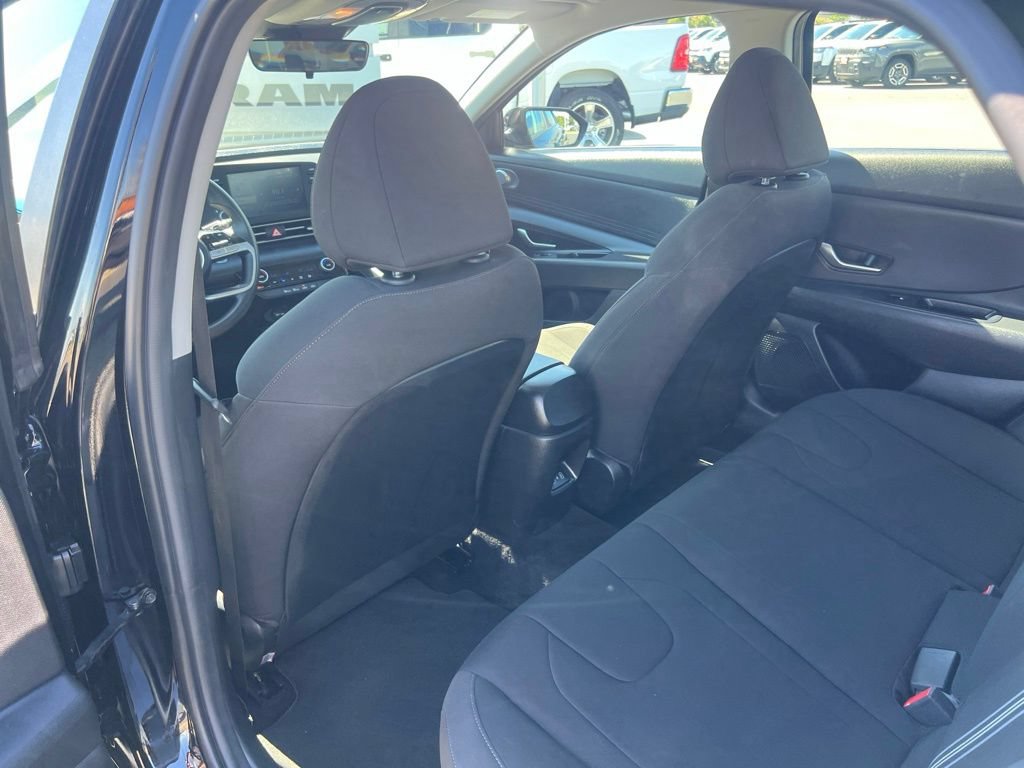 Used 2025 Hyundai Elantra Hybrid FWD image 23
