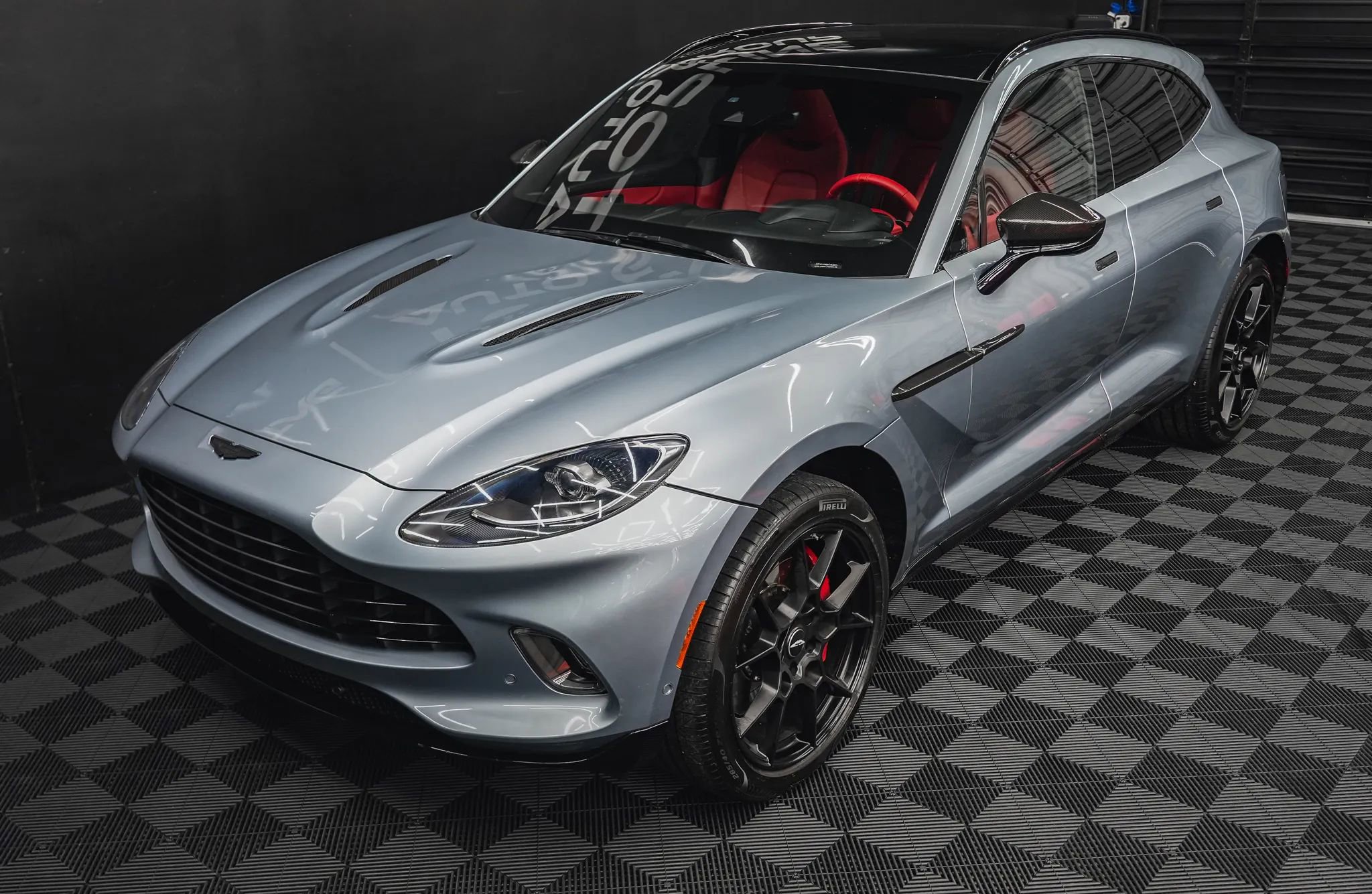 Used 2021 Aston Martin DBX AWD/4WD image 31