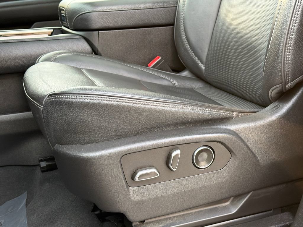 Used 2022 GMC Yukon XL Denali w/ Denali Ultimate Package image 19