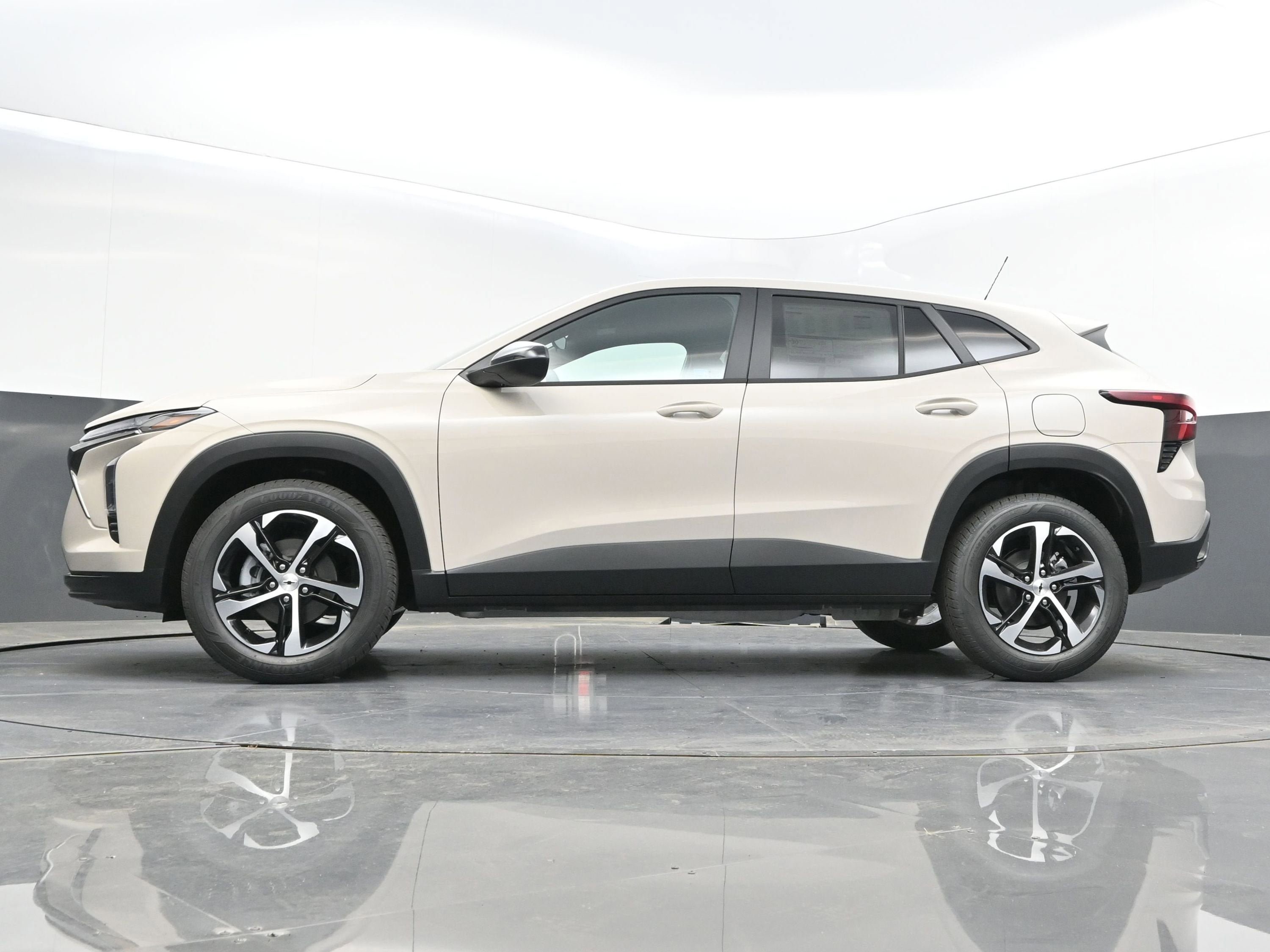 New 2026 Chevrolet Trax RS w/ Sunroof Package FWD image 34