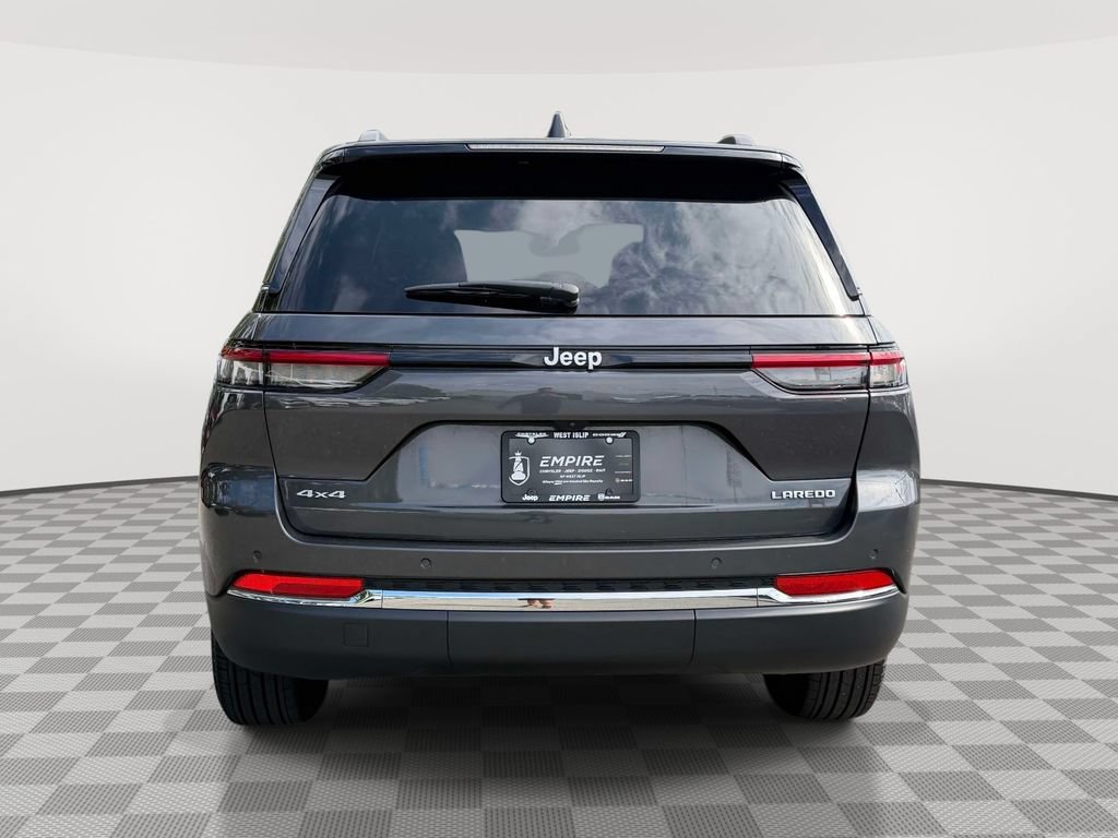 Certified 2025 Jeep Grand Cherokee Laredo AWD/4WD image 8