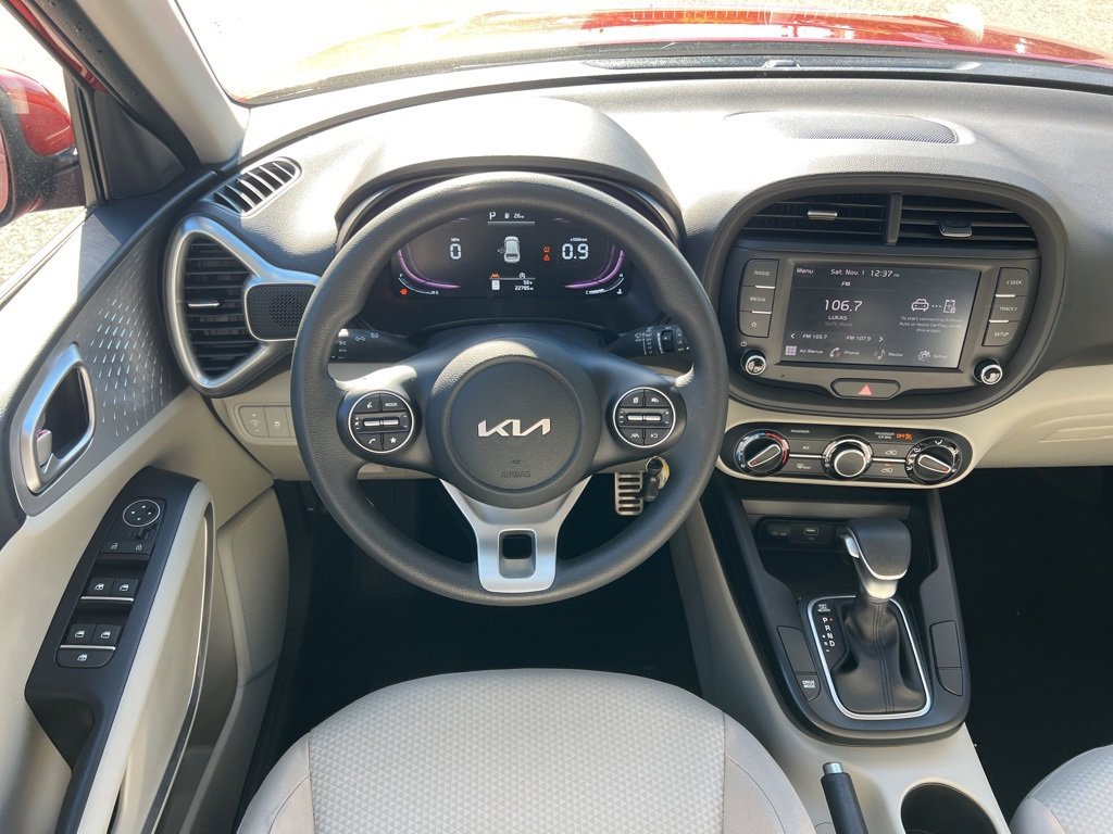 Used 2023 Kia Soul LX w/ LX Technology Package image 19