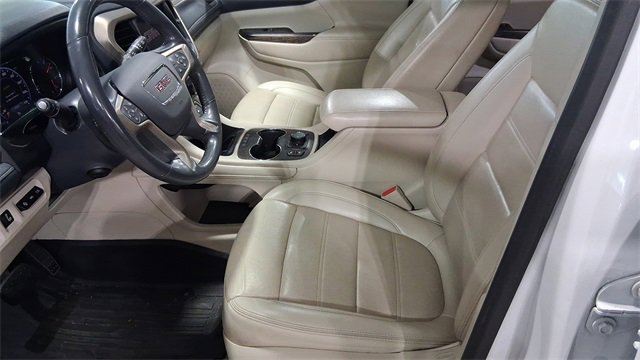 Used 2022 GMC Acadia Denali w/ Denali Technology Package image 9