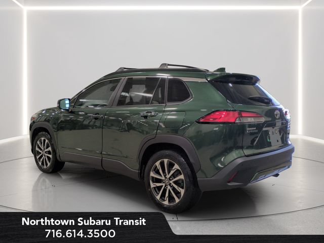 Used 2022 Toyota Corolla Cross XLE w/ Convenience Package AWD/4WD image 3