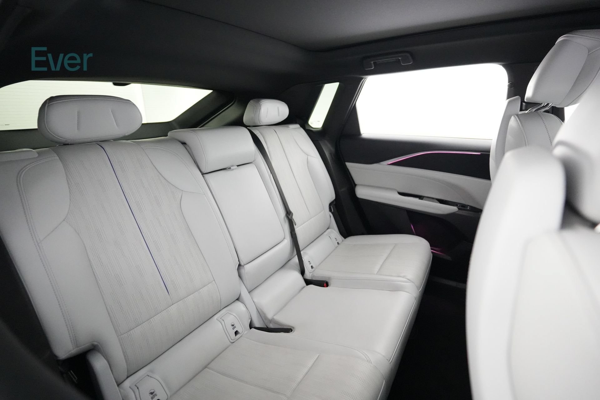 Used 2024 Cadillac Lyriq Luxury RWD image 5