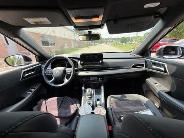 Used 2023 Mitsubishi Outlander SE Black Edition AWD/4WD image 19