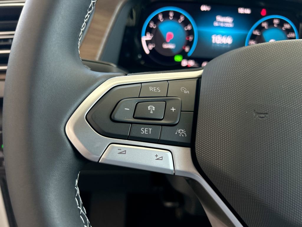 New 2026 Volkswagen Atlas SE FWD image 16