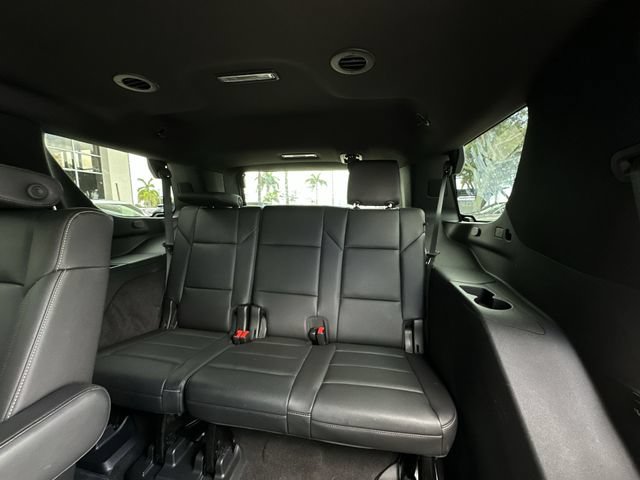 Used 2022 Cadillac Escalade Luxury w/ LPO, Illumination Package AWD/4WD image 31