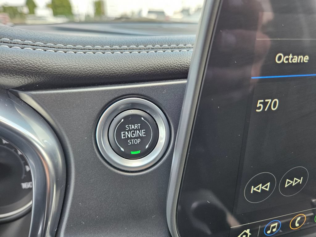 Used 2025 Chevrolet Blazer LT FWD image 28