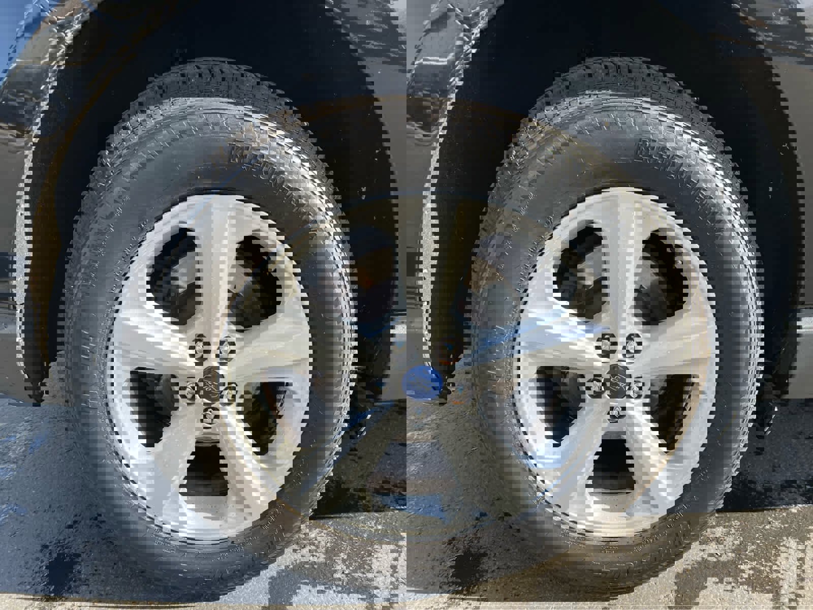 Used 2017 Ford Edge SE image 15