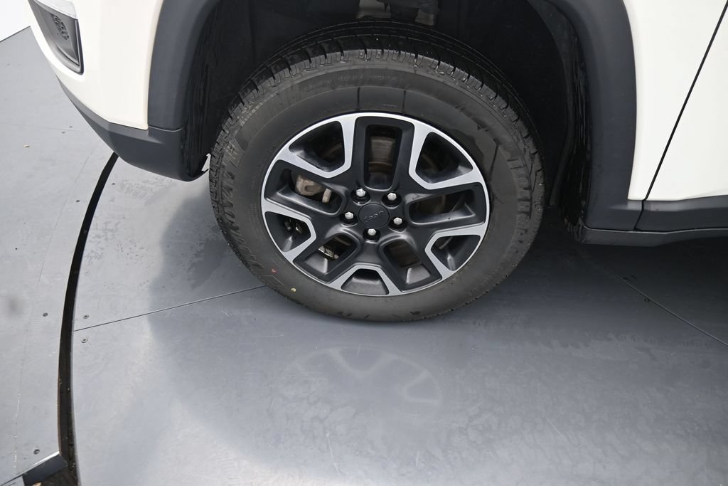 Used 2019 Jeep Compass Trailhawk w/ Popular Equipment Group AWD/4WD image 14