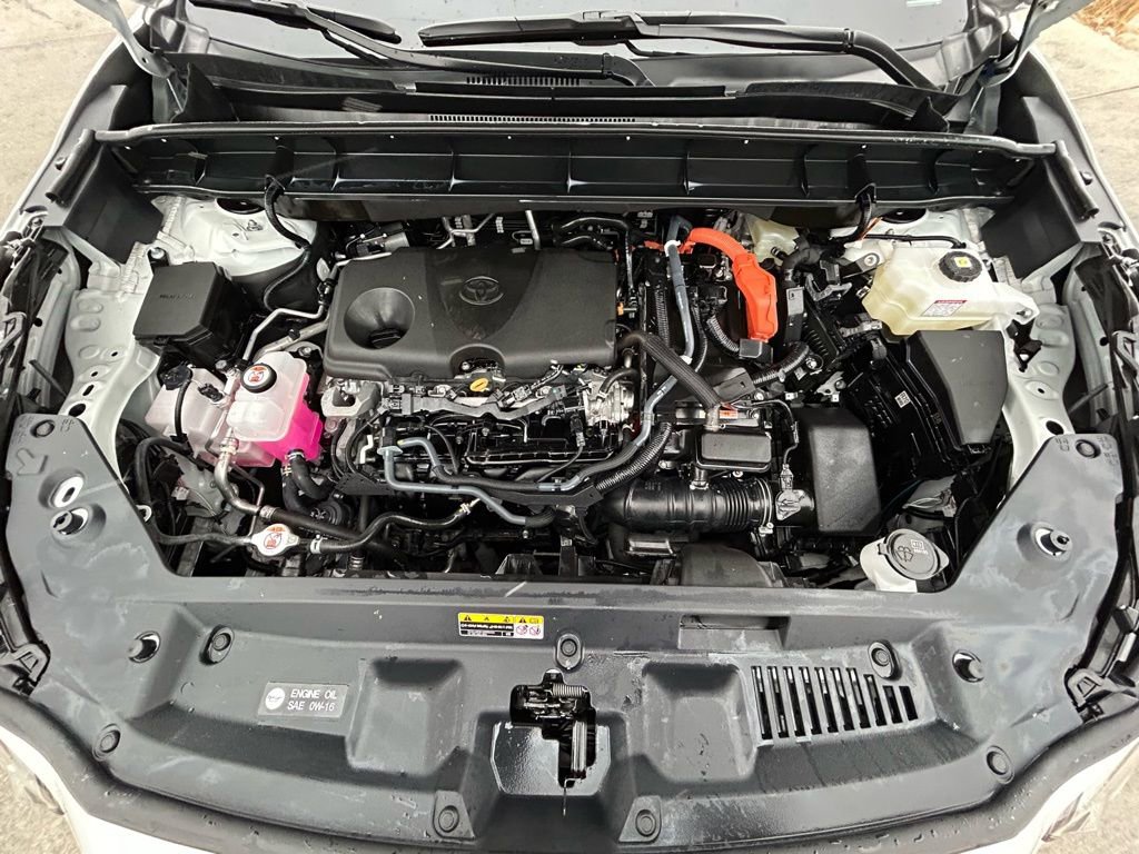 Used 2025 Toyota Highlander XLE image 32