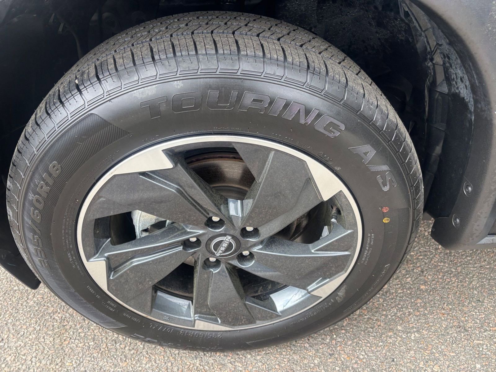 Used 2025 Nissan Rogue SV image 32