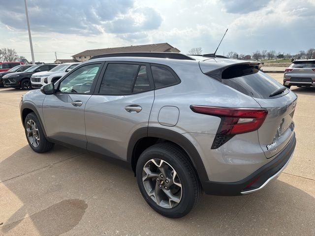 New 2026 Chevrolet Trax LT w/ Driver Confidence Package image 5