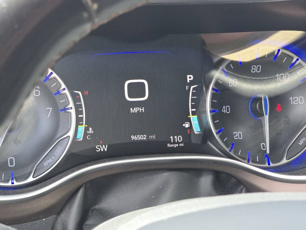 Used 2018 Chrysler Pacifica Touring-L Plus FWD image 26