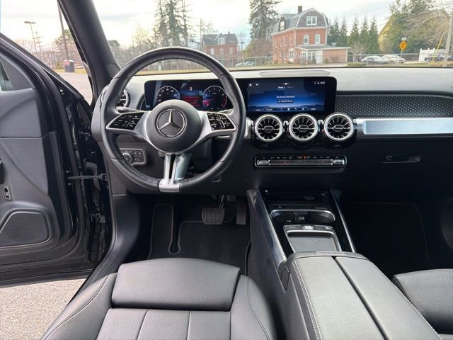 Used 2025 Mercedes-Benz GLB 250 4MATIC image 16