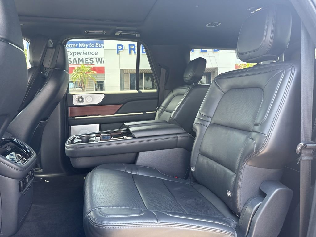 Used 2023 Lincoln Navigator L Reserve AWD/4WD image 23