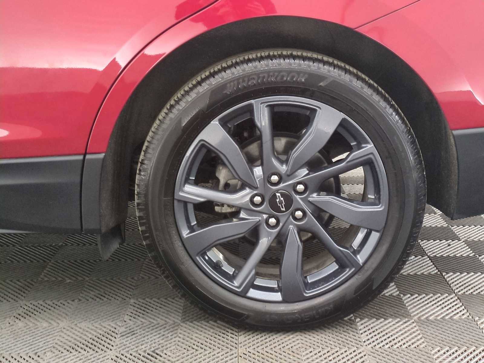 Used 2024 Chevrolet Equinox RS w/ RS Leather Package image 12