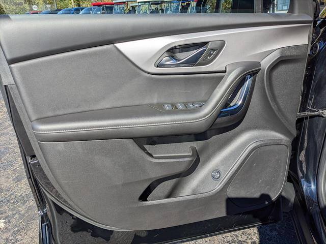 Used 2025 Chevrolet Blazer LT w/ Convenience Package FWD image 11
