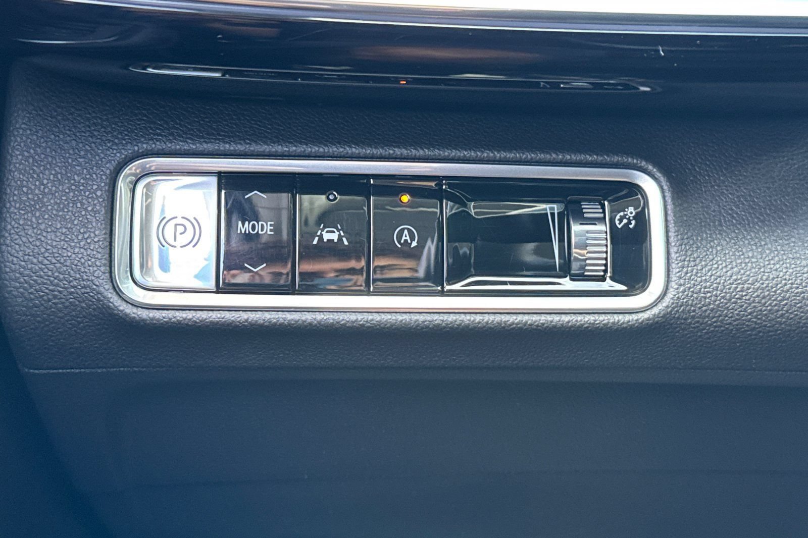 Used 2024 Buick Envision Preferred AWD/4WD image 39