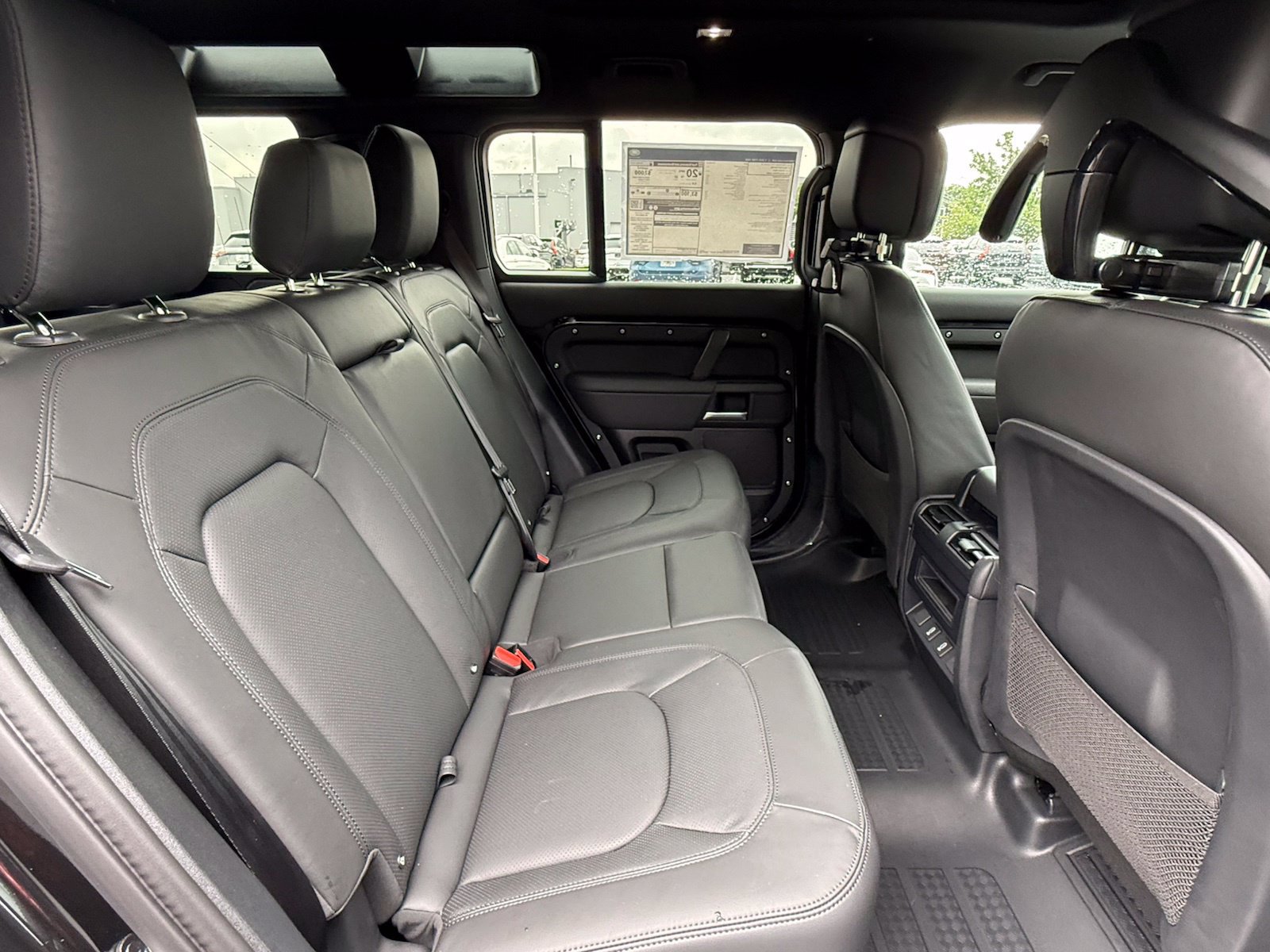 New 2026 Land Rover Defender 110 X-Dynamic SE AWD/4WD image 16