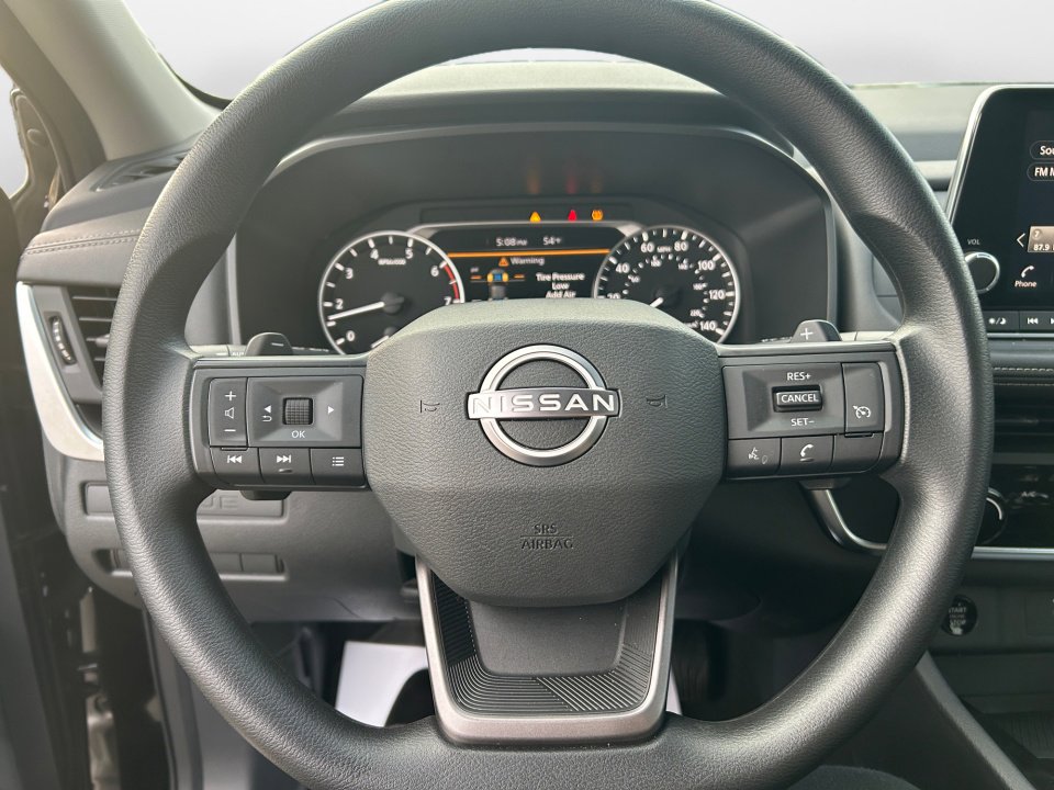 Used 2025 Nissan Rogue S image 10