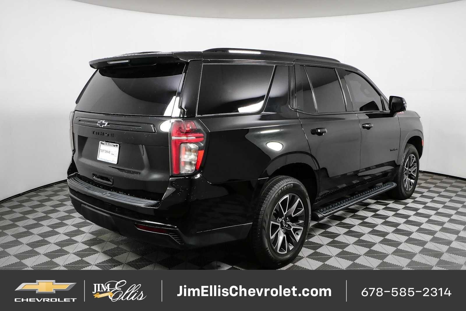Certified 2023 Chevrolet Tahoe Z71 w/ Luxury Package AWD/4WD image 3