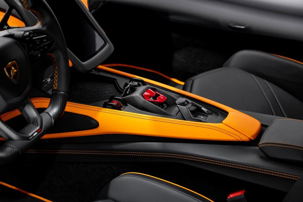 Used 2024 Lamborghini Revuelto image 26