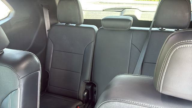 Used 2025 Buick Enclave Preferred FWD image 27