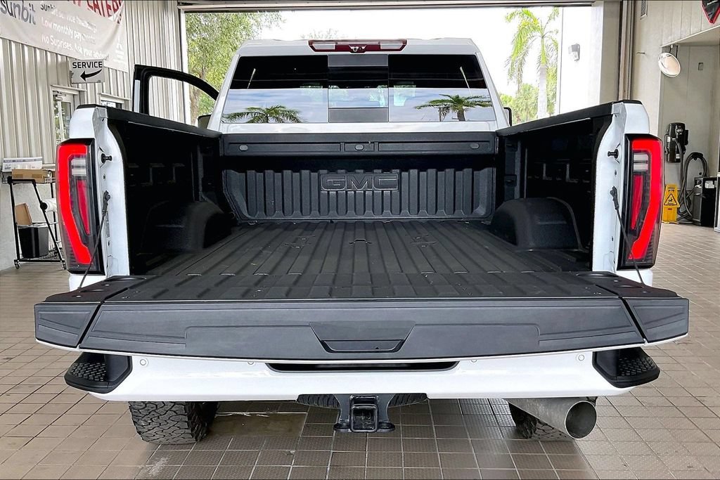 Used 2026 GMC Sierra 2500 AT4 w/ Technology Package AWD/4WD image 18