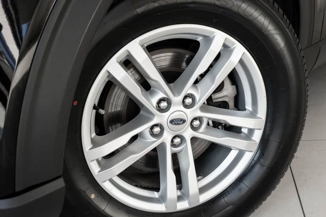 Used 2024 Ford Explorer XLT w/ Equipment Group 202A RWD image 2