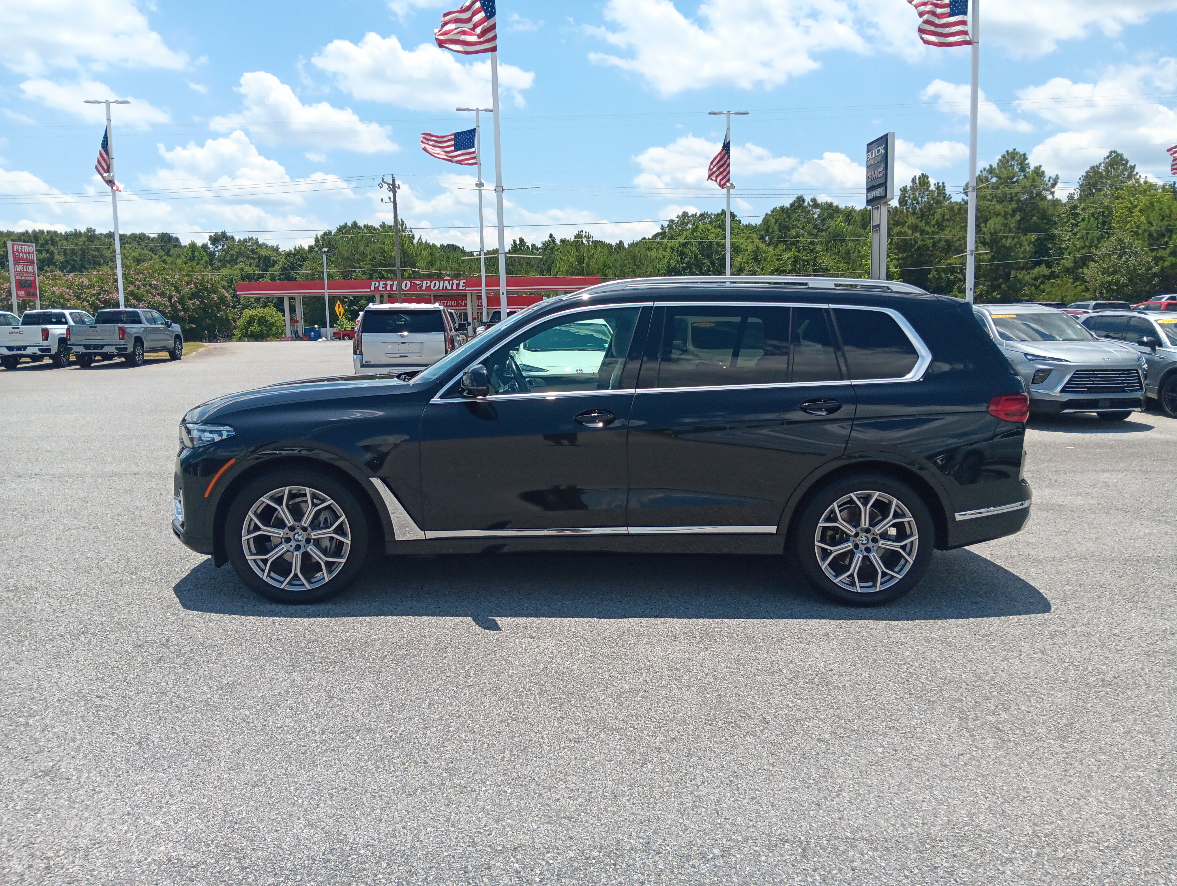 Used 2021 BMW X7 xDrive40i w/ Premium Package AWD/4WD image 3