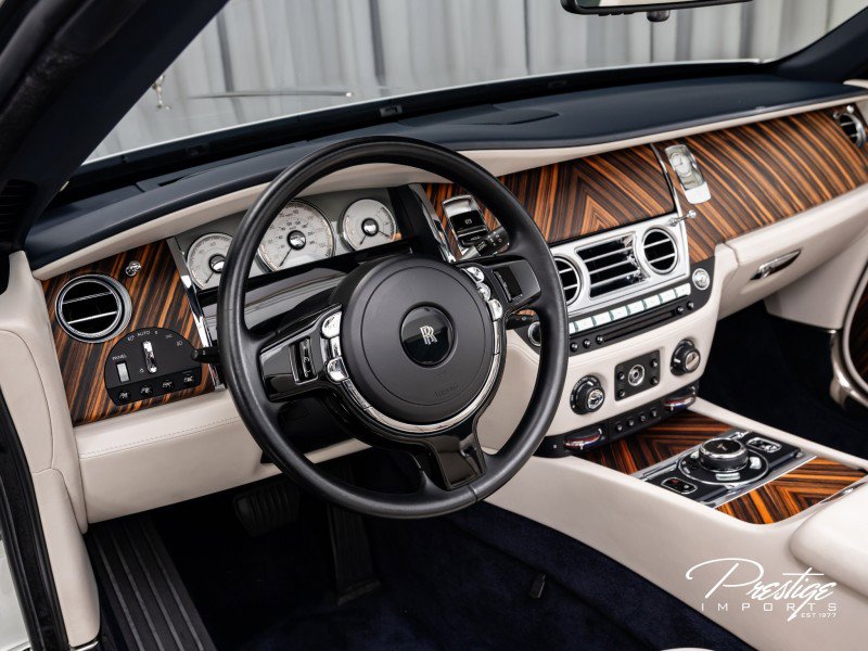 Used 2016 Rolls-Royce Dawn image 34