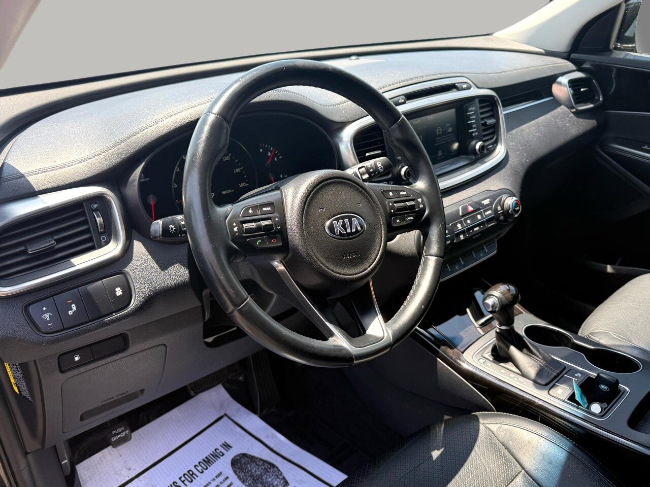 Used 2017 Kia Sorento EX image 9