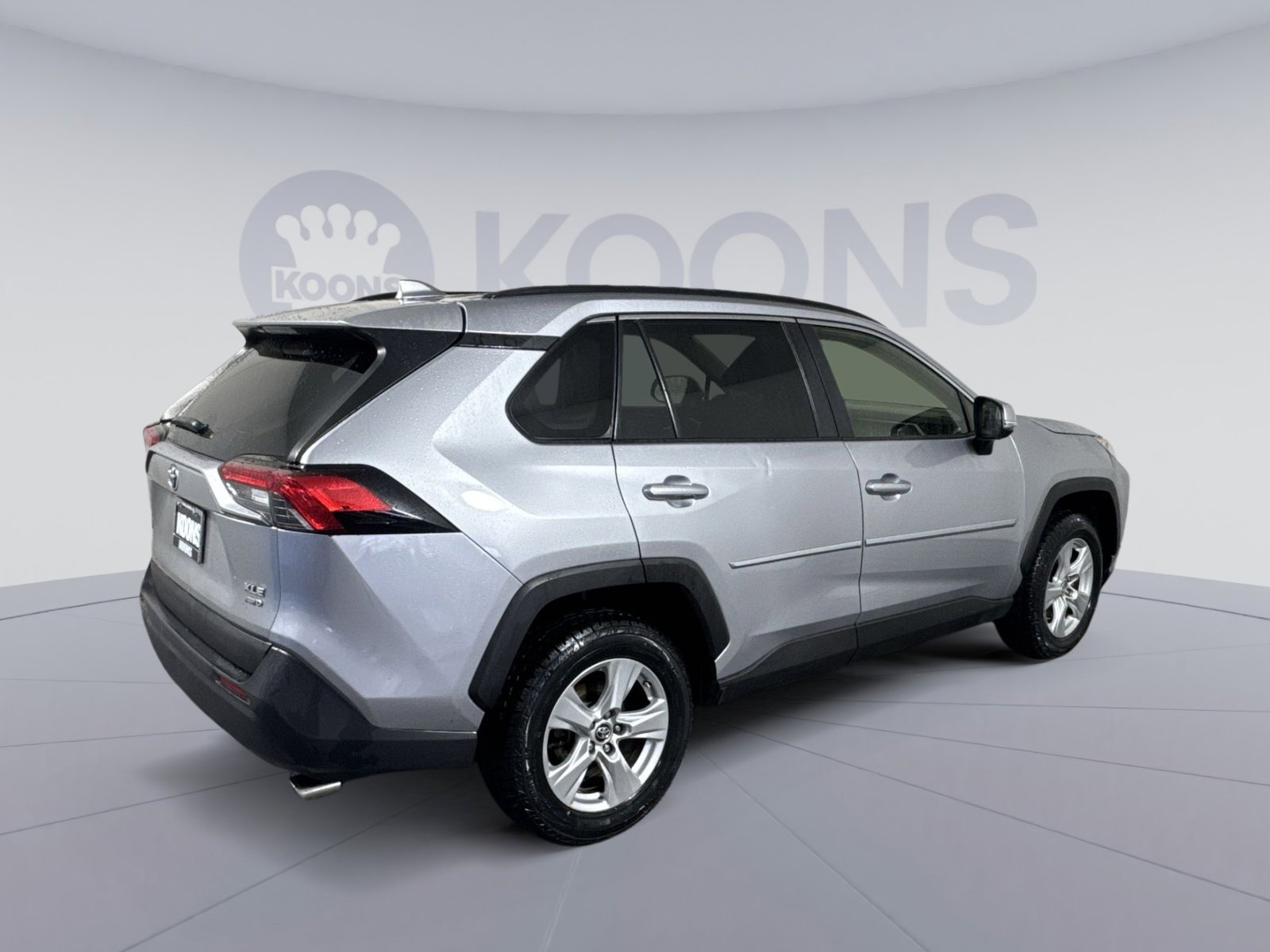 Used 2019 Toyota RAV4 XLE image 7