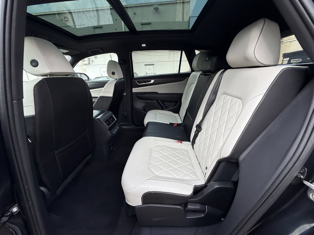 Used 2024 Volkswagen Atlas Cross Sport SEL Premium R-Line AWD/4WD image 25