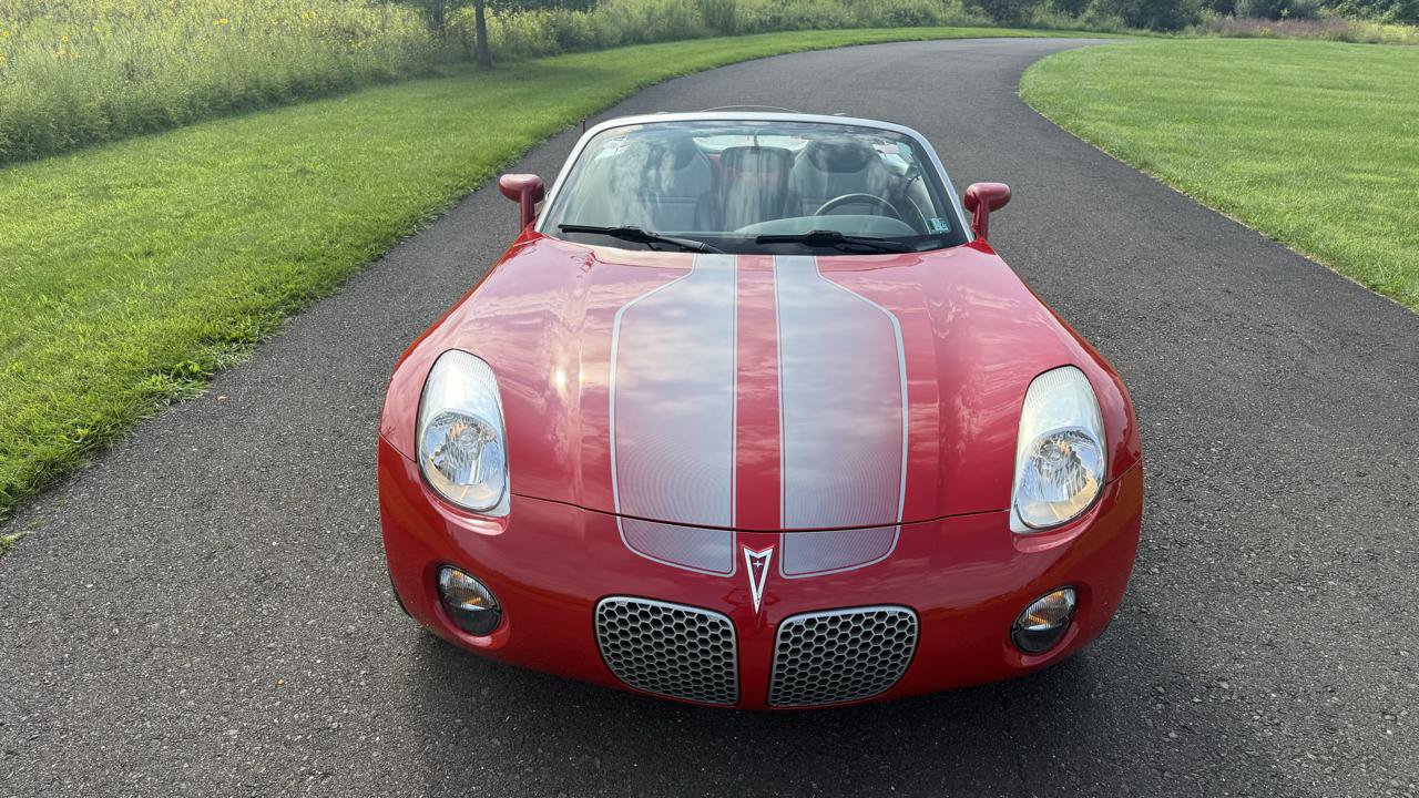 Used 2008 Pontiac Solstice Convertible w/ Premium Package RWD image 12