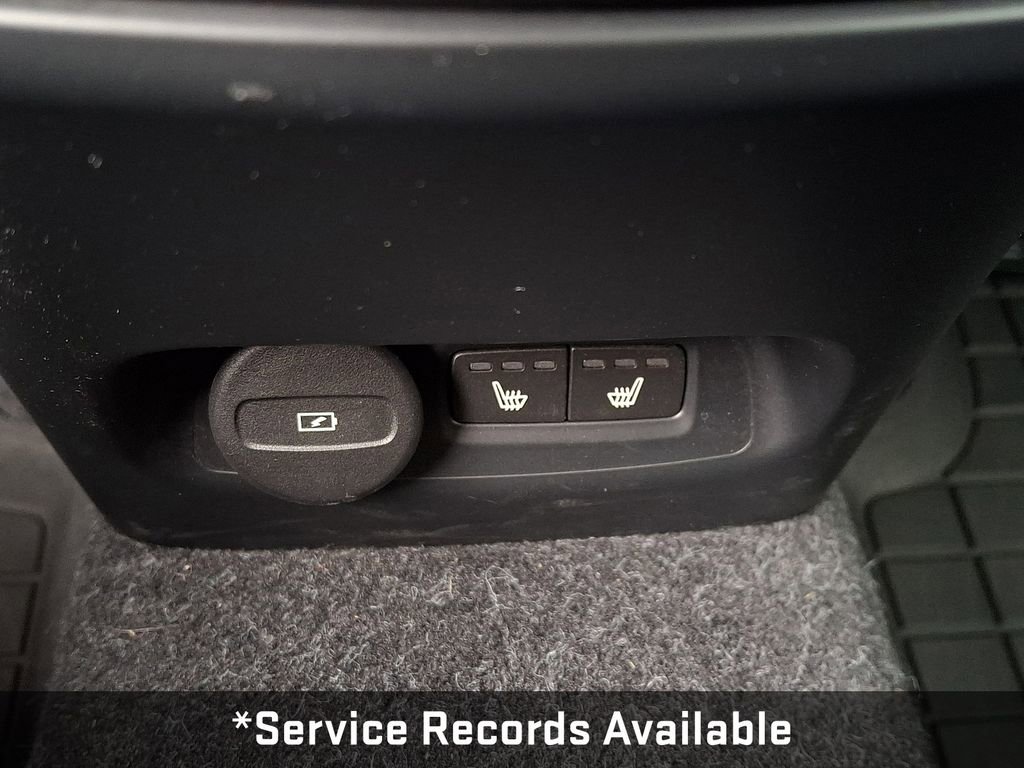 Used 2022 Volvo XC40 P8 Recharge Ultimate image 14