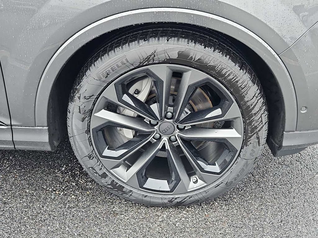 New 2026 Audi Q7 3.0T Premium Plus AWD/4WD image 3
