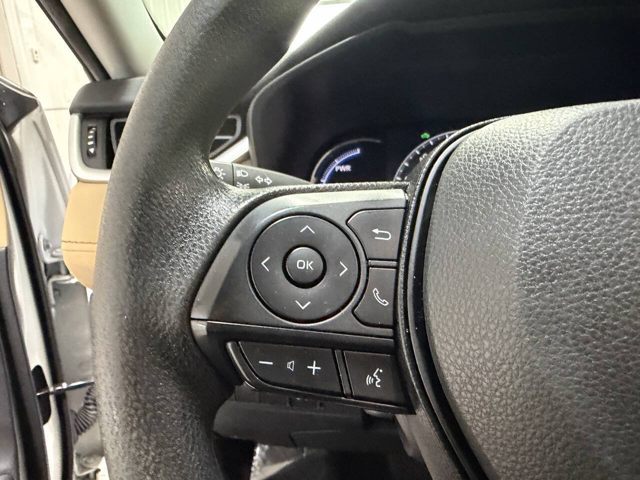 Used 2023 Toyota RAV4 XLE w/ Convenience Package AWD/4WD image 16