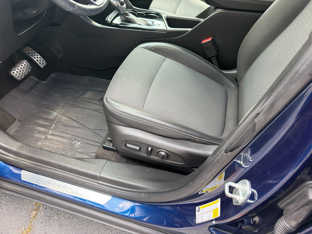 Used 2022 Buick Encore GX Preferred w/ Cold Weather Comfort Package FWD image 13