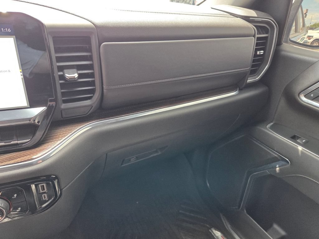 Used 2024 Chevrolet Silverado 1500 LT AWD/4WD image 28