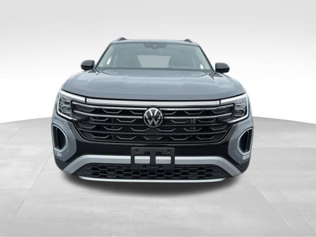 Certified 2024 Volkswagen Atlas Peak Edition SEL image 3