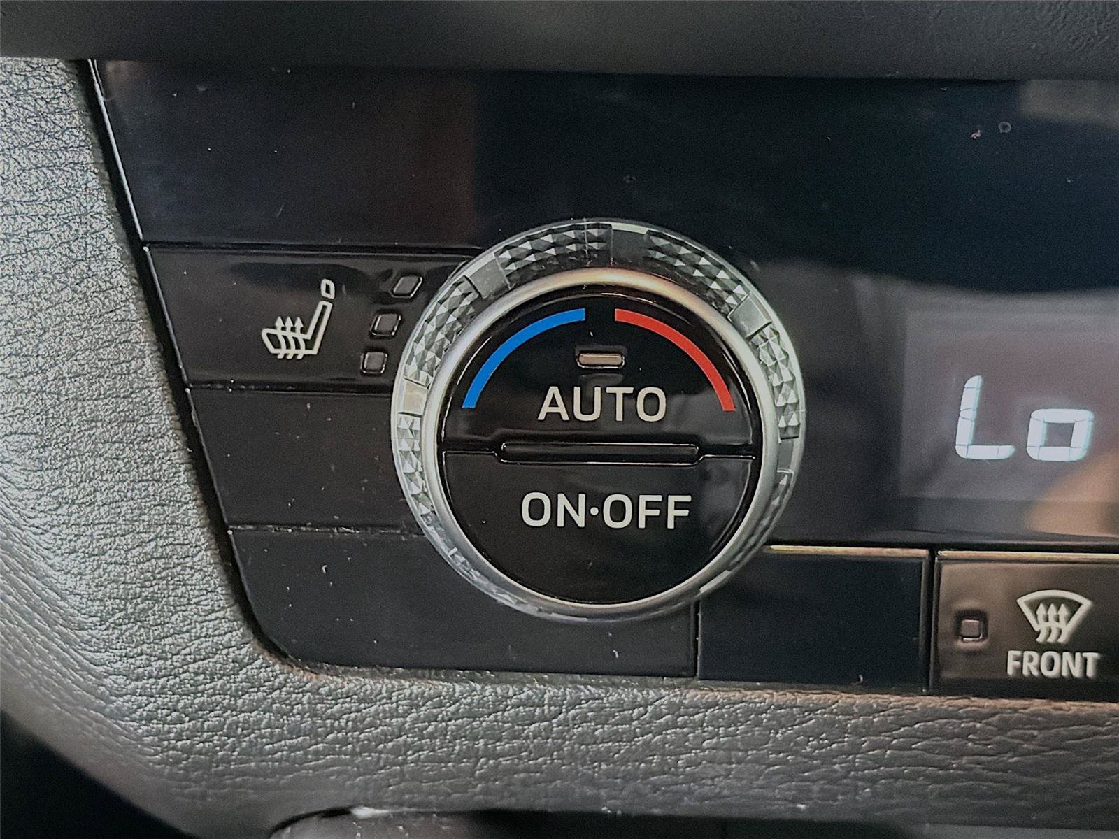 Used 2024 Mitsubishi Outlander SE Black Edition AWD/4WD image 25