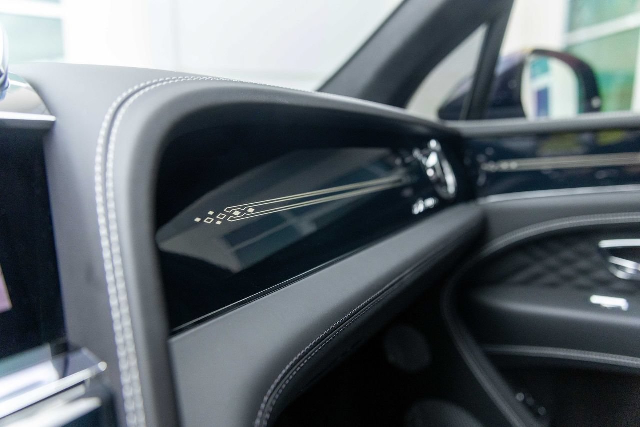 Certified 2024 Bentley Bentayga AWD/4WD image 43