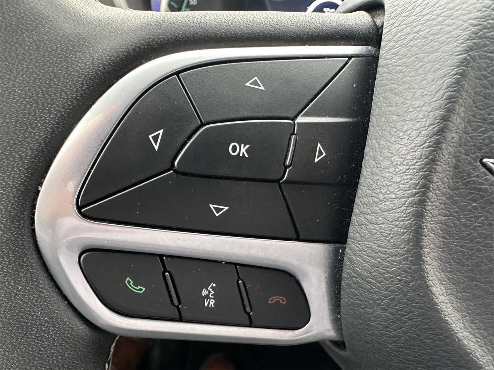 Used 2024 Chrysler Pacifica Select FWD image 21