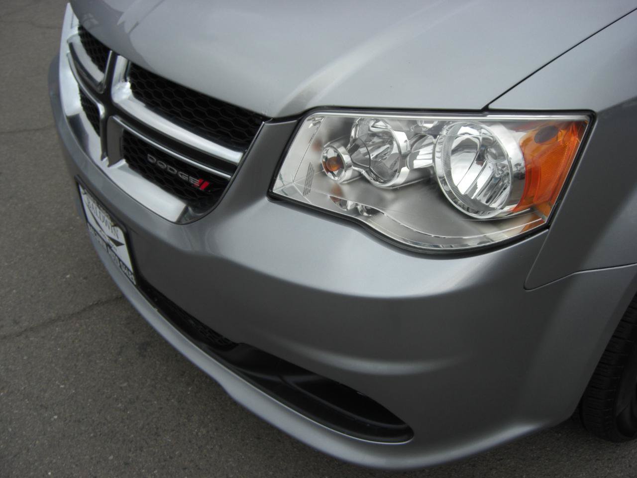 Used 2019 Dodge Grand Caravan SE FWD image 19