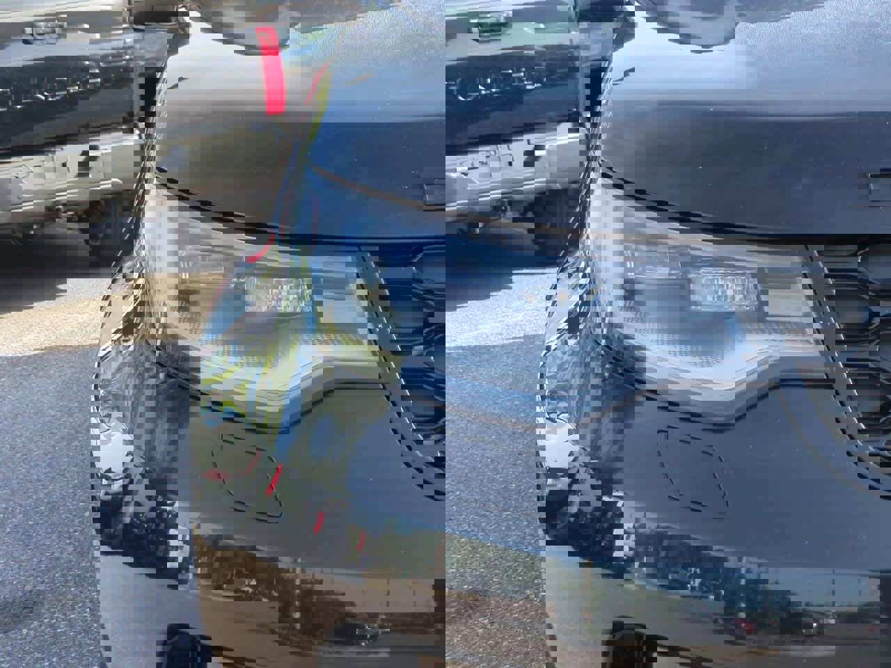 Used 2021 Land Rover Discovery S R-Dynamic image 10