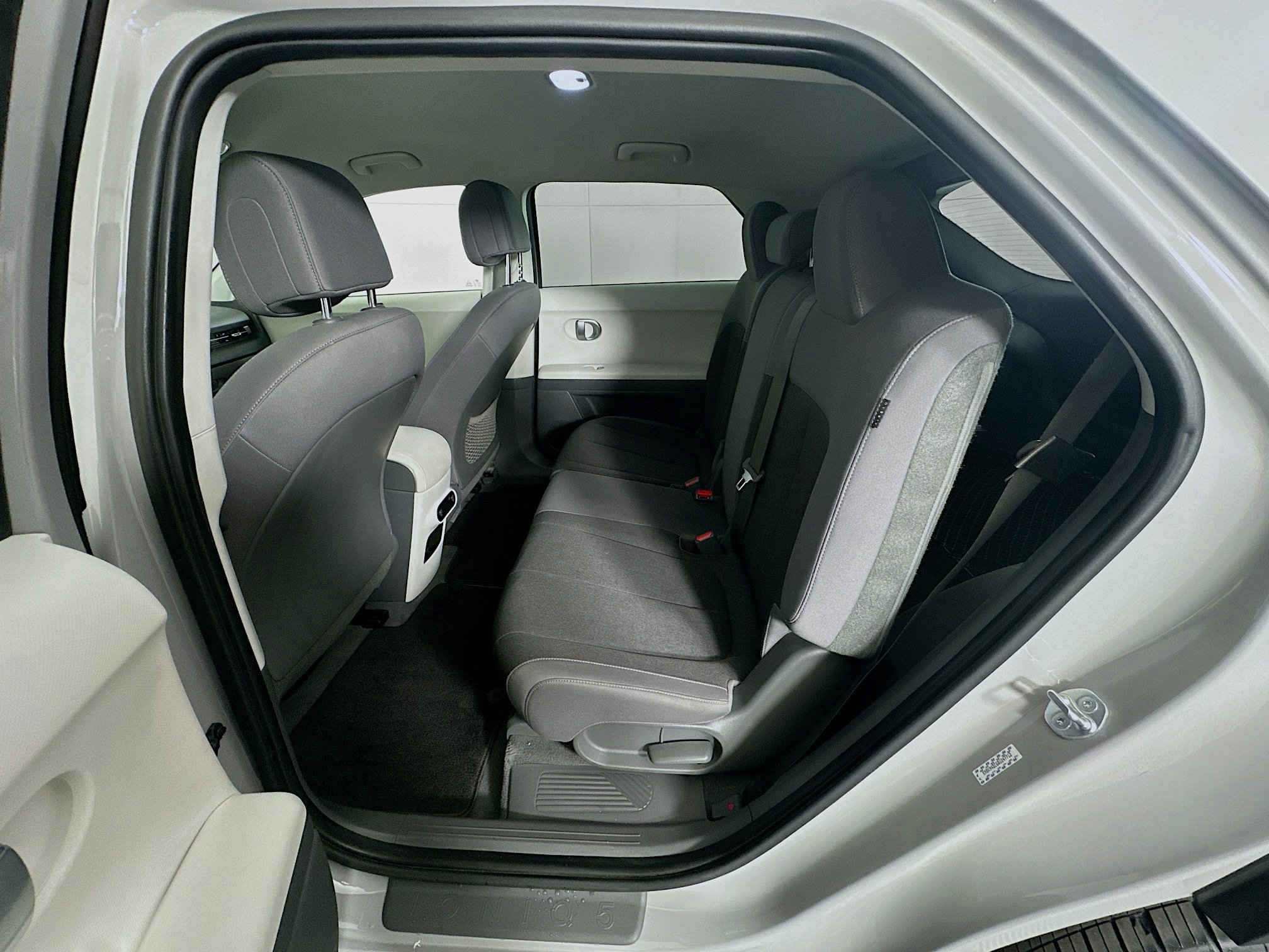 Used 2024 Hyundai Ioniq 5 SEL image 27